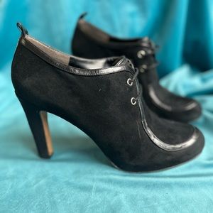 Enzo Angiolini 4 inch black heels
Suede lace up 81/2M